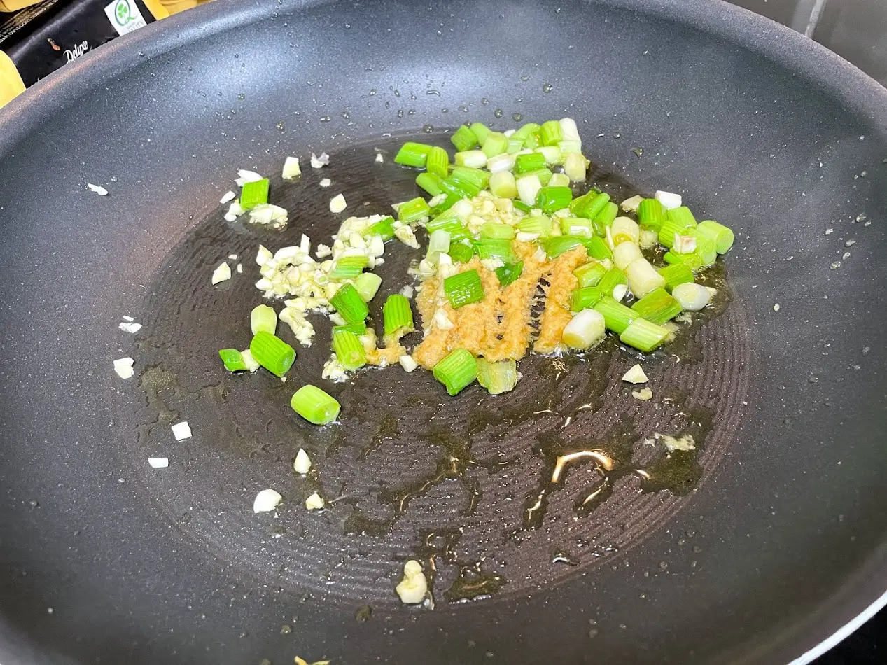 Stir-Fry de Frango com Acelga